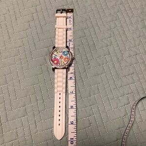 Ladies Beautiful White Floral Face Geneva Rhinestone Watch Missing Stone